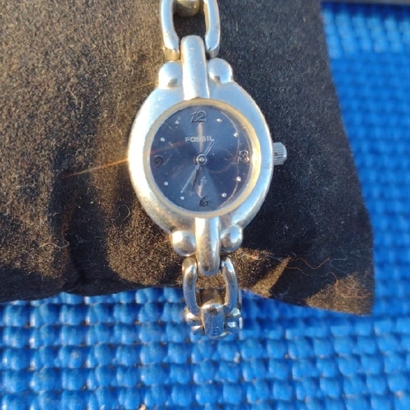 Fossil Women's Silver Watch - Picture 1 of 2